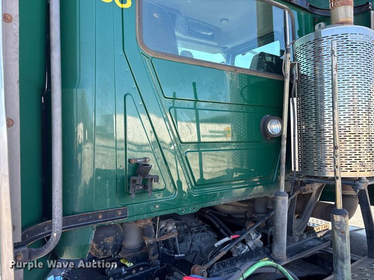 image for item FK1210 2016 Mack CXU semi truck