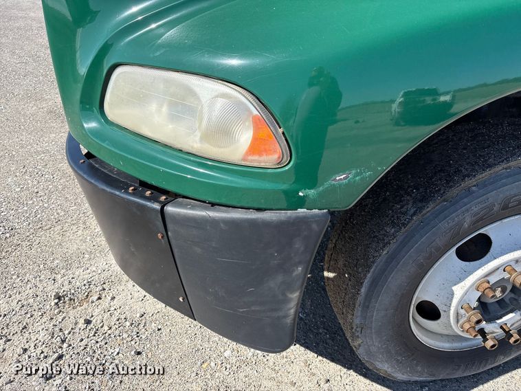 image for item FK1210 2016 Mack CXU semi truck