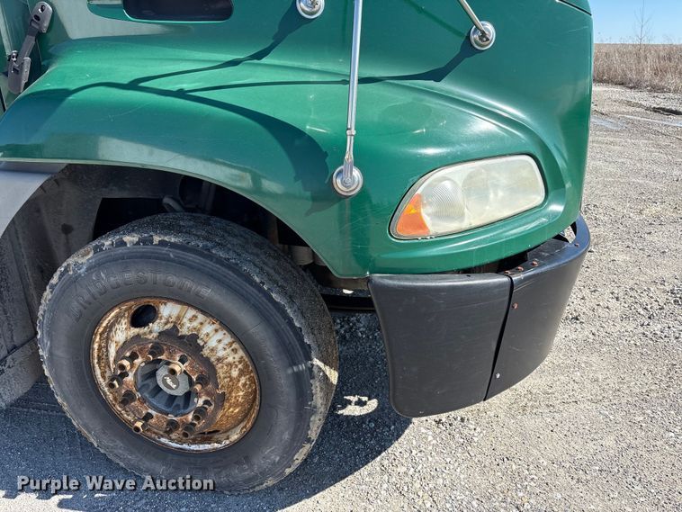 image for item FK1210 2016 Mack CXU semi truck