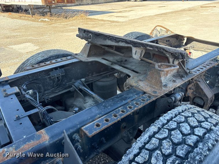 image for item FK1210 2016 Mack CXU semi truck