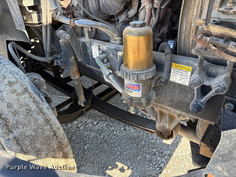 image for item FK1210 2016 Mack CXU semi truck