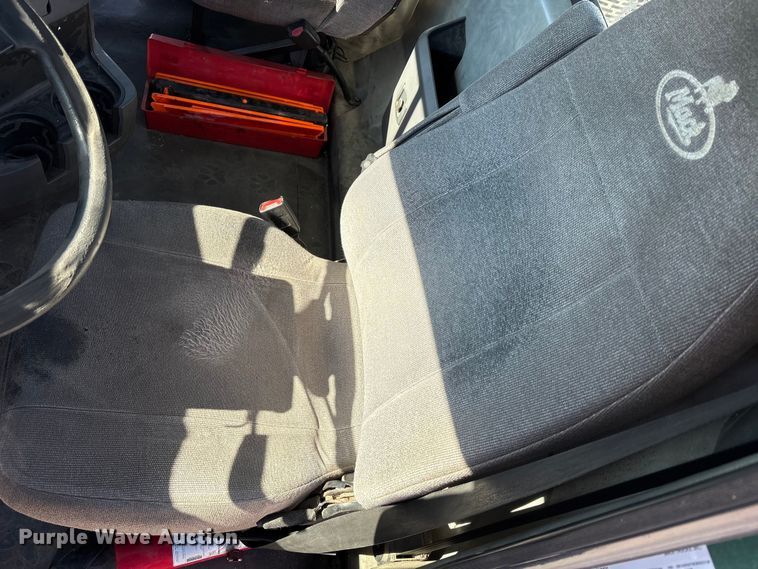 image for item FK1210 2016 Mack CXU semi truck