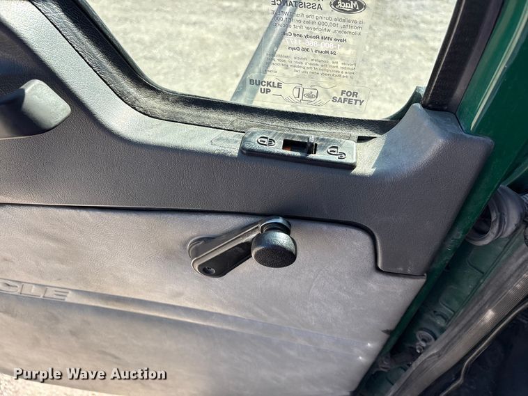 image for item FK1210 2016 Mack CXU semi truck