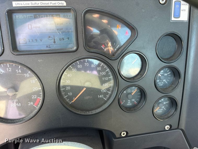 image for item FK1210 2016 Mack CXU semi truck