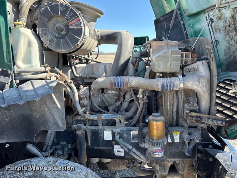 image for item FK1210 2016 Mack CXU semi truck