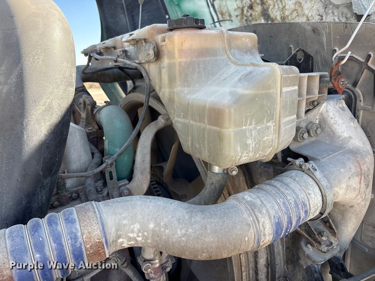 image for item FK1210 2016 Mack CXU semi truck