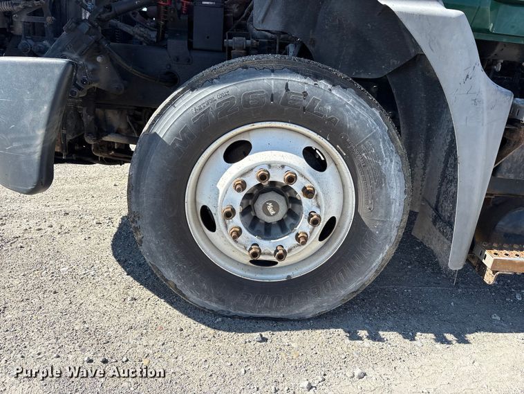 image for item FK1210 2016 Mack CXU semi truck