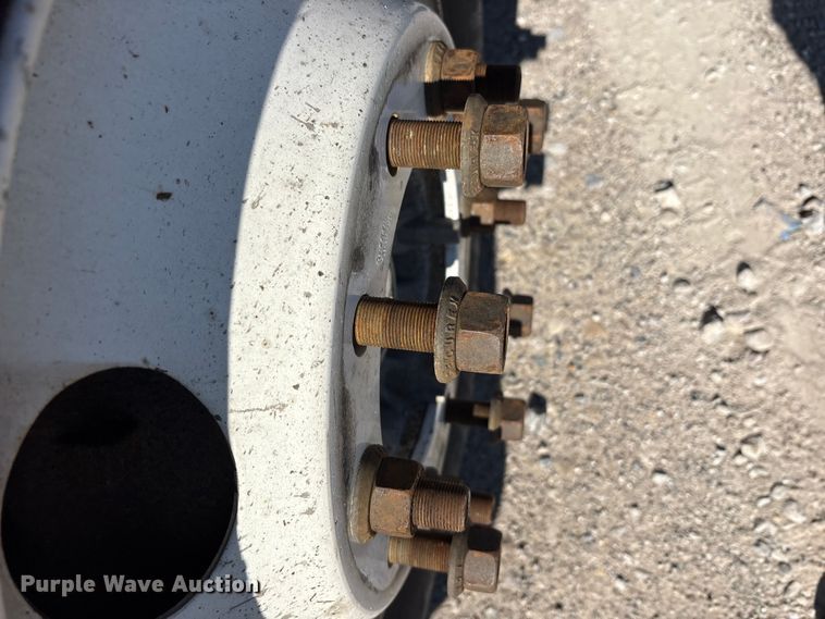 image for item FK1210 2016 Mack CXU semi truck