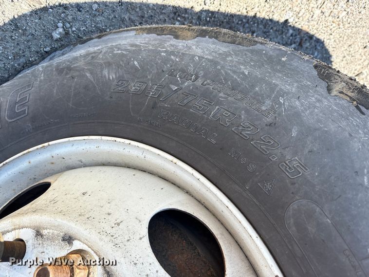 image for item FK1210 2016 Mack CXU semi truck