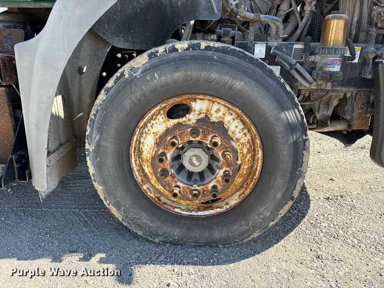 image for item FK1210 2016 Mack CXU semi truck