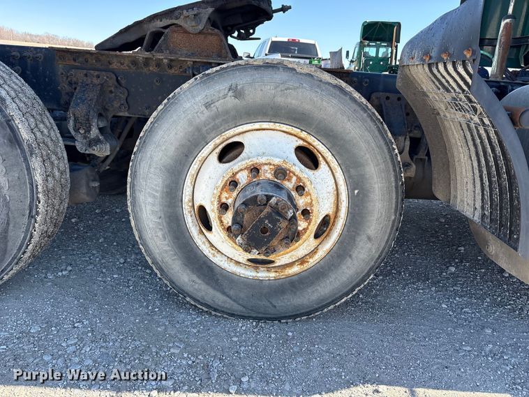 image for item FK1210 2016 Mack CXU semi truck