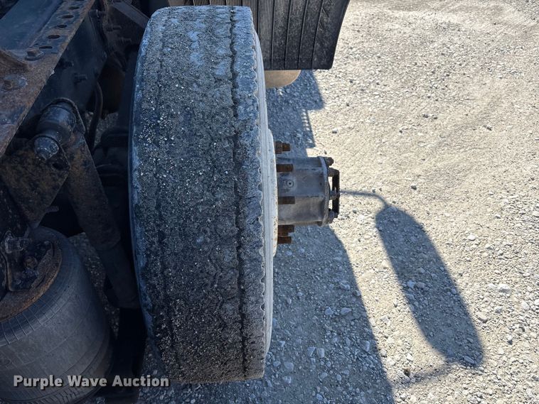 image for item FK1210 2016 Mack CXU semi truck