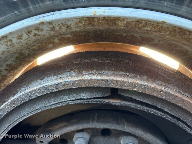 image for item FK1210 2016 Mack CXU semi truck