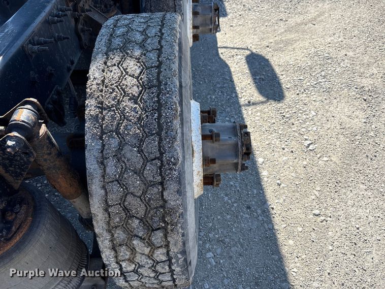 image for item FK1210 2016 Mack CXU semi truck