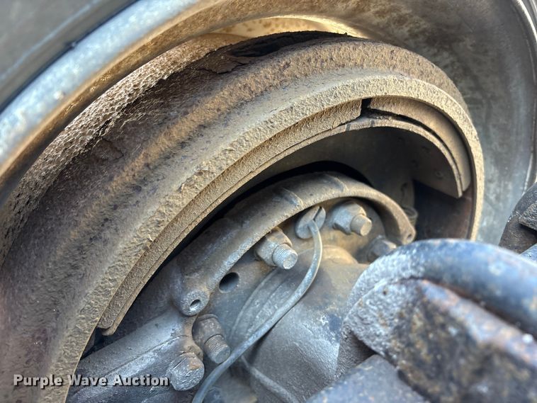 image for item FK1210 2016 Mack CXU semi truck