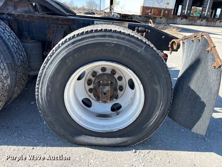 image for item FK1210 2016 Mack CXU semi truck