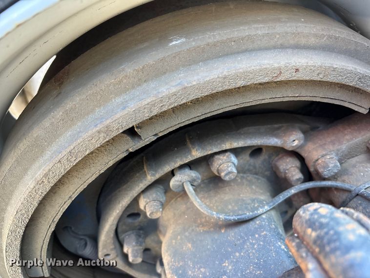 image for item FK1210 2016 Mack CXU semi truck