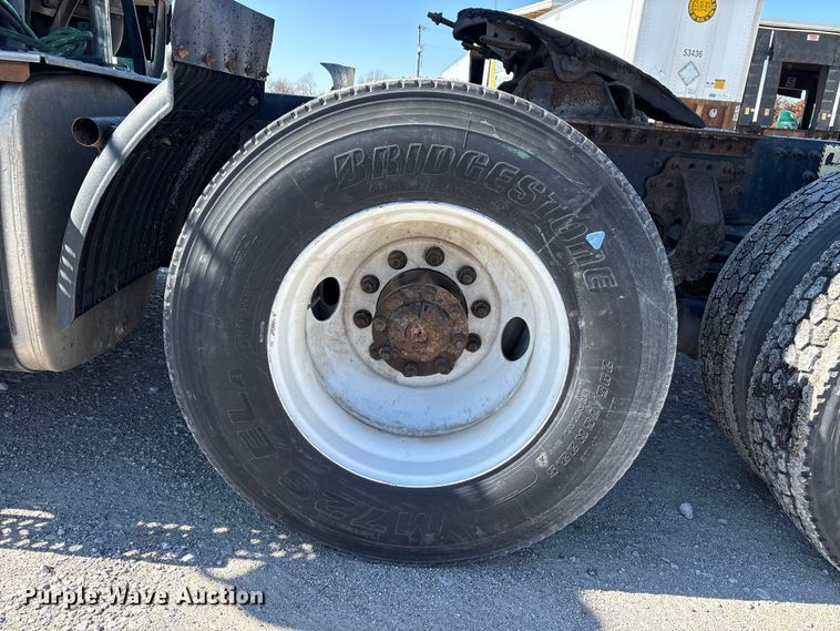 image for item FK1210 2016 Mack CXU semi truck