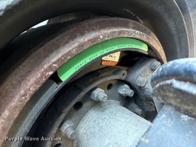 image for item FK1210 2016 Mack CXU semi truck