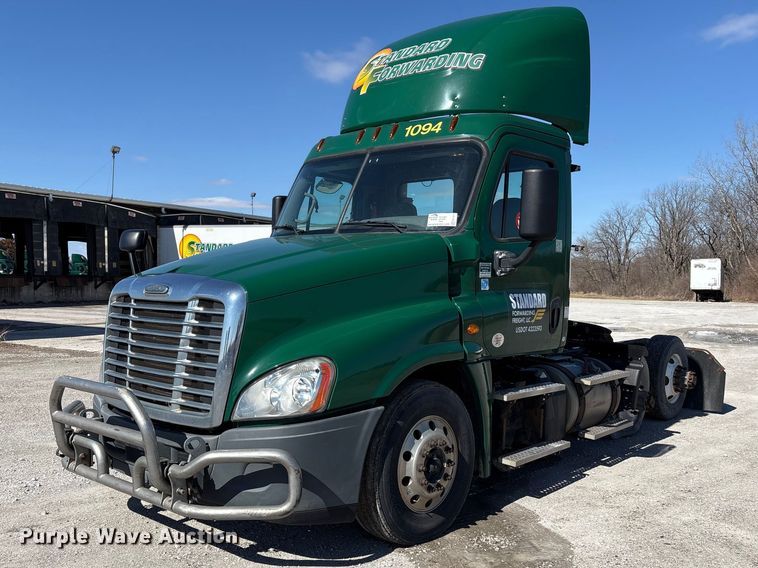 image for item FK1211 2017 Freightliner Cascadia 125 semi truck