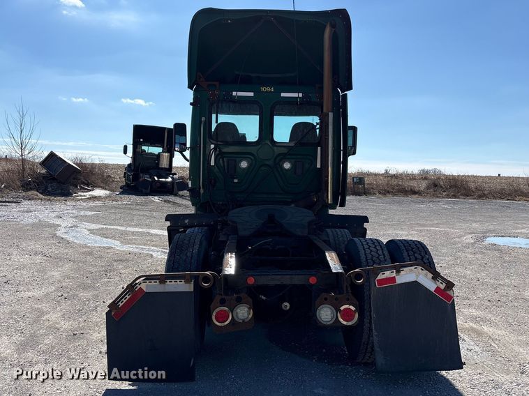 image for item FK1211 2017 Freightliner Cascadia 125 semi truck