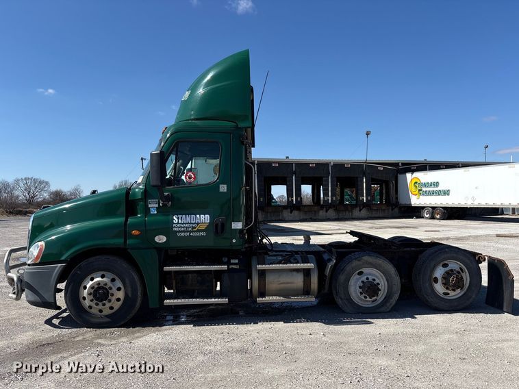 image for item FK1211 2017 Freightliner Cascadia 125 semi truck