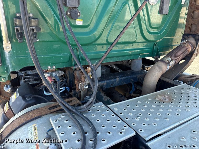 image for item FK1211 2017 Freightliner Cascadia 125 semi truck