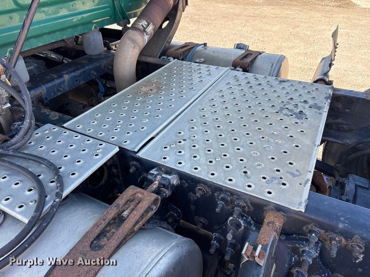 image for item FK1211 2017 Freightliner Cascadia 125 semi truck