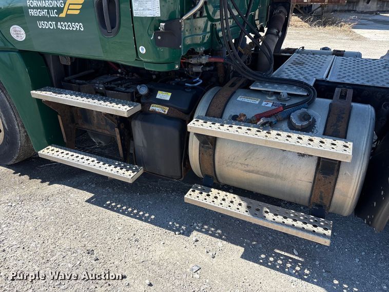 image for item FK1211 2017 Freightliner Cascadia 125 semi truck