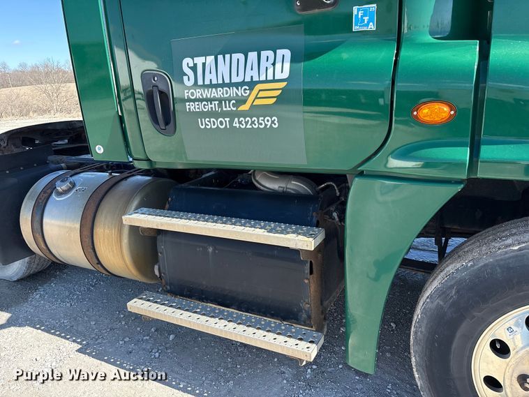 image for item FK1211 2017 Freightliner Cascadia 125 semi truck