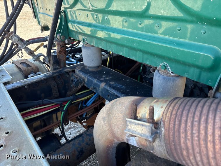 image for item FK1211 2017 Freightliner Cascadia 125 semi truck