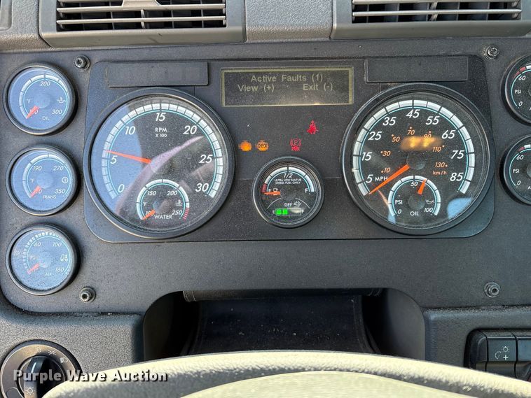 image for item FK1211 2017 Freightliner Cascadia 125 semi truck