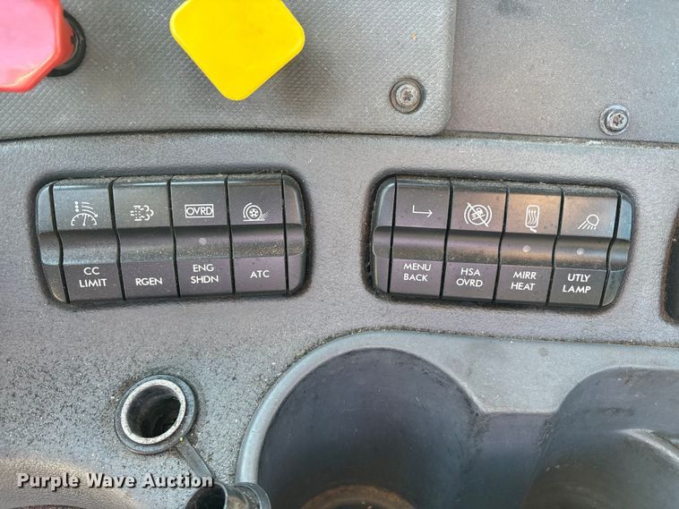 image for item FK1211 2017 Freightliner Cascadia 125 semi truck