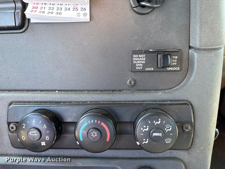 image for item FK1211 2017 Freightliner Cascadia 125 semi truck