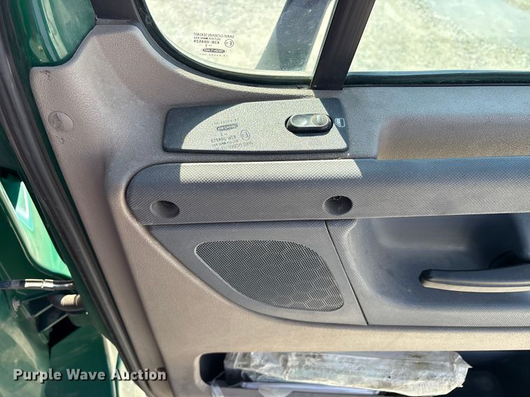 image for item FK1211 2017 Freightliner Cascadia 125 semi truck