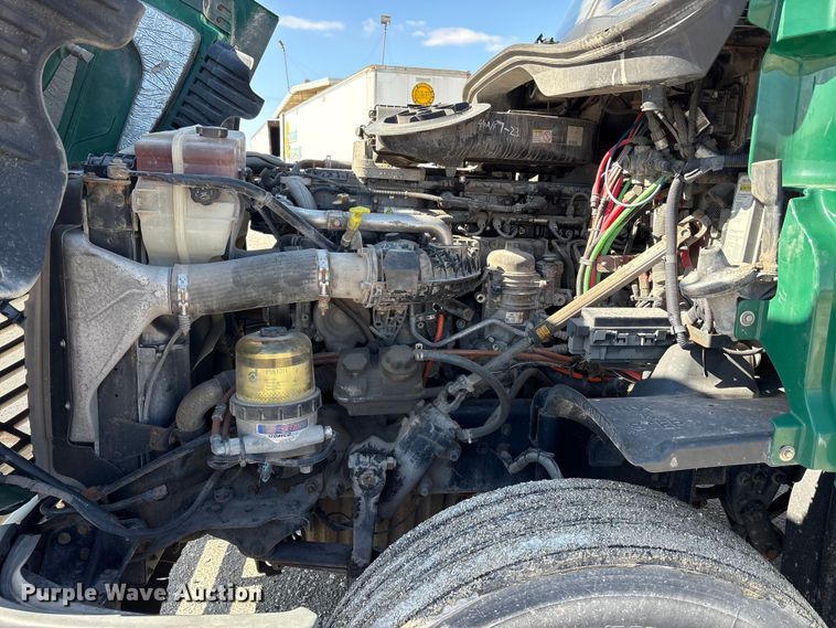 image for item FK1211 2017 Freightliner Cascadia 125 semi truck