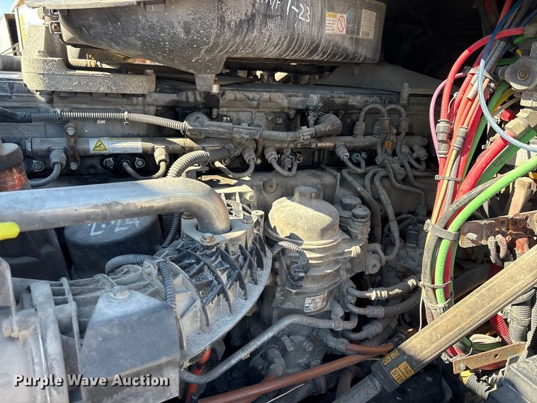 image for item FK1211 2017 Freightliner Cascadia 125 semi truck