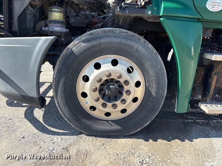 image for item FK1211 2017 Freightliner Cascadia 125 semi truck