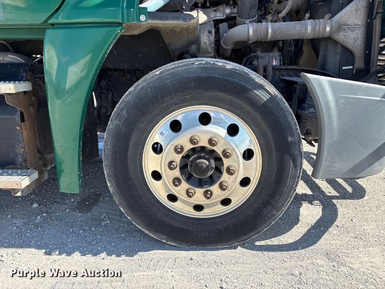 image for item FK1211 2017 Freightliner Cascadia 125 semi truck