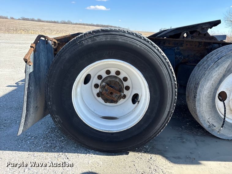 image for item FK1211 2017 Freightliner Cascadia 125 semi truck