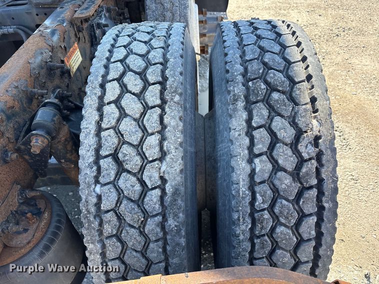 image for item FK1211 2017 Freightliner Cascadia 125 semi truck