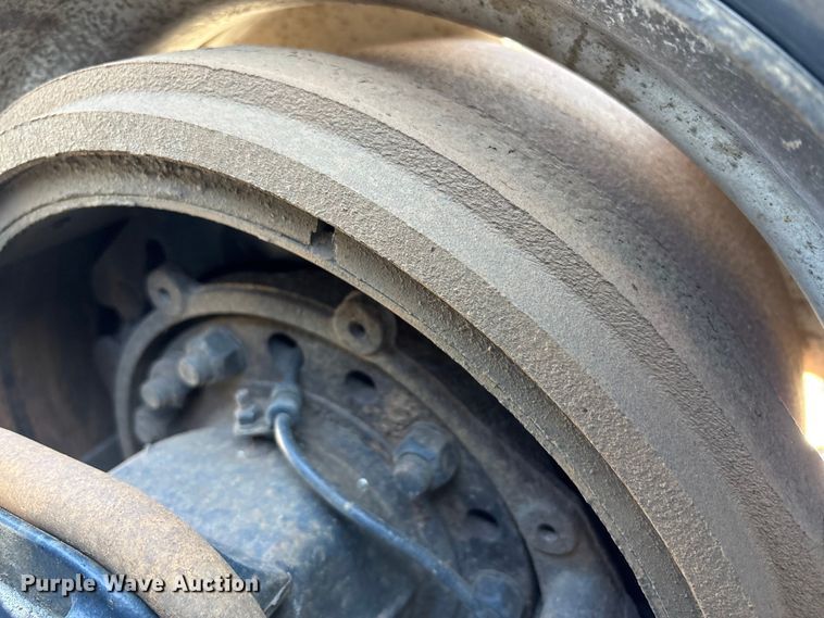 image for item FK1211 2017 Freightliner Cascadia 125 semi truck