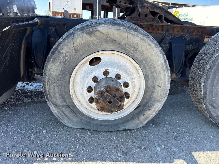 image for item FK1211 2017 Freightliner Cascadia 125 semi truck