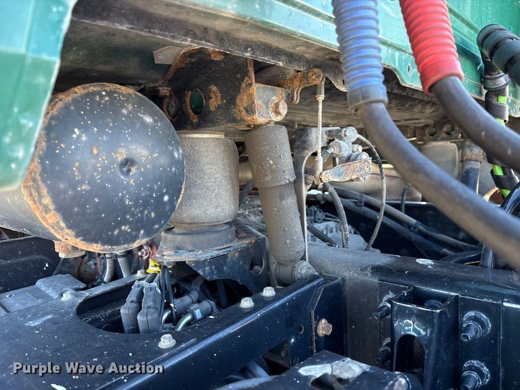 image for item FK1212 2016 Mack CXU613 semi truck