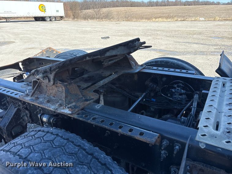 image for item FK1212 2016 Mack CXU613 semi truck