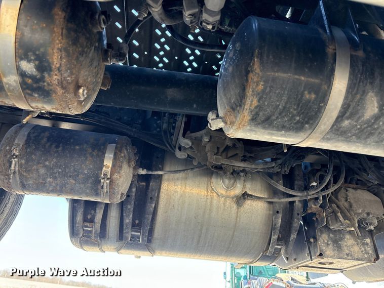 image for item FK1212 2016 Mack CXU613 semi truck