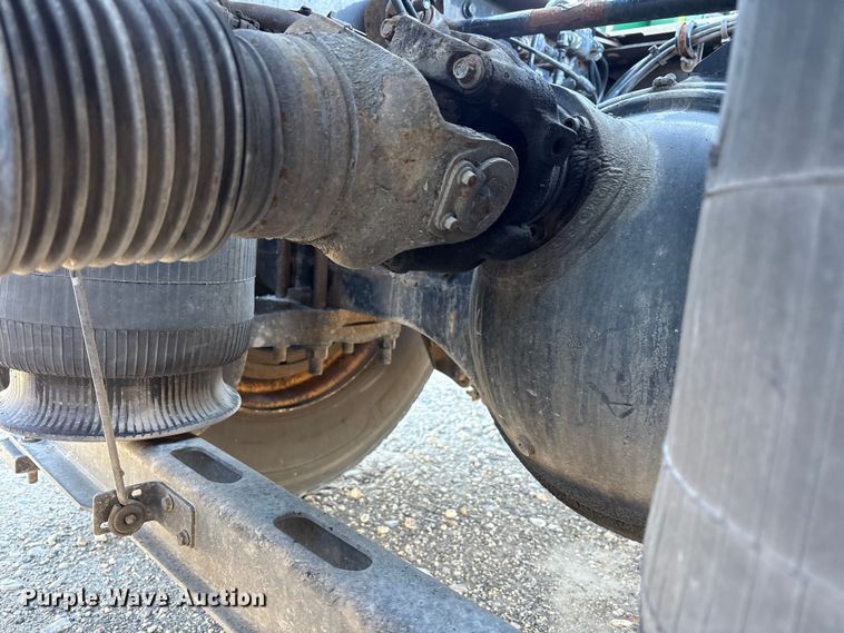 image for item FK1212 2016 Mack CXU613 semi truck