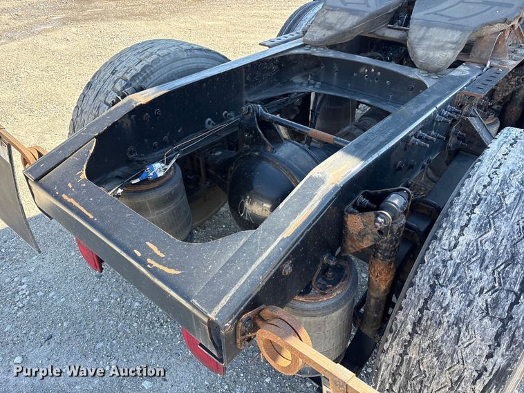 image for item FK1212 2016 Mack CXU613 semi truck