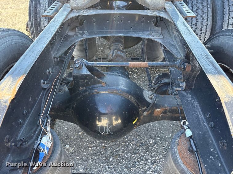 image for item FK1212 2016 Mack CXU613 semi truck