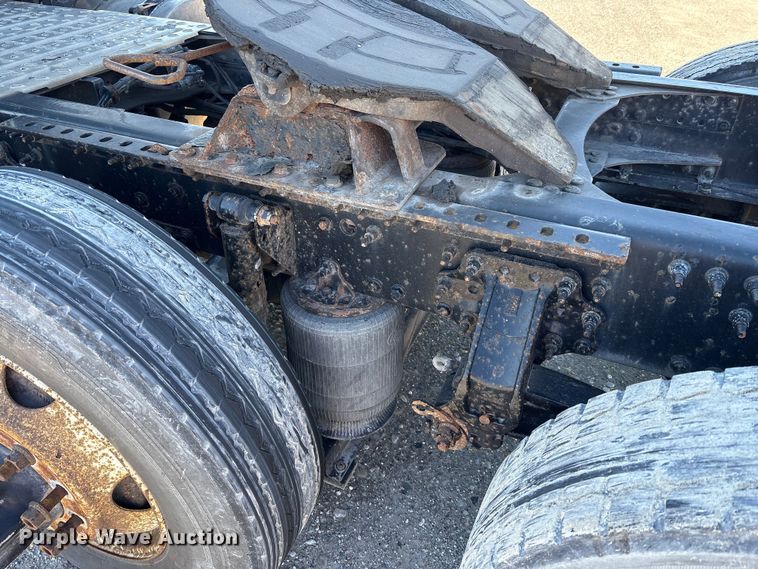 image for item FK1212 2016 Mack CXU613 semi truck